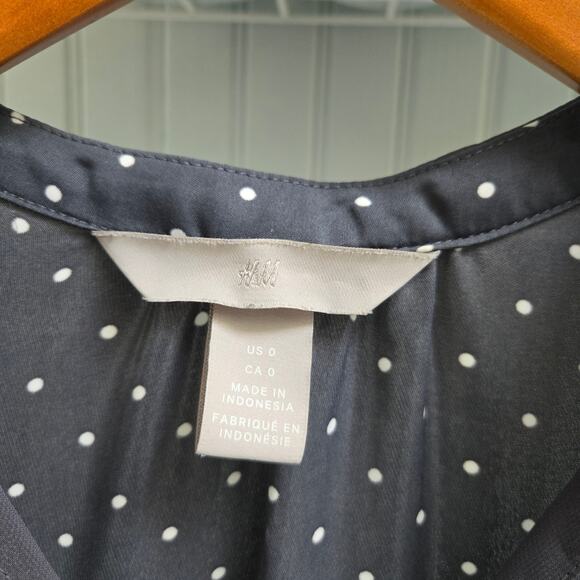 H&M Dark Grey and White Polka Dot Long Sleeve Satin Dress - Picture 3 of 8